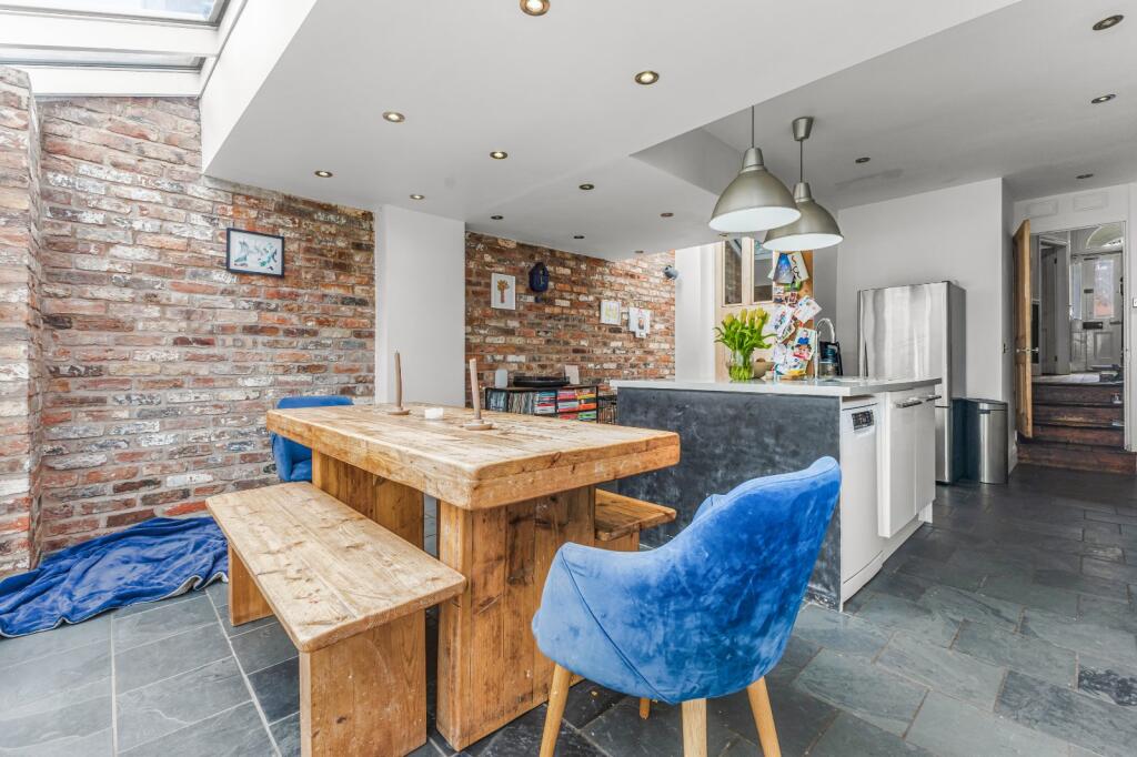House in Trafford, Greater Manchester - More