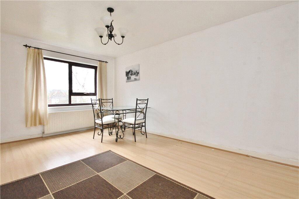 Mulberry Court, Guildford, Surrey, GU4 photo 2