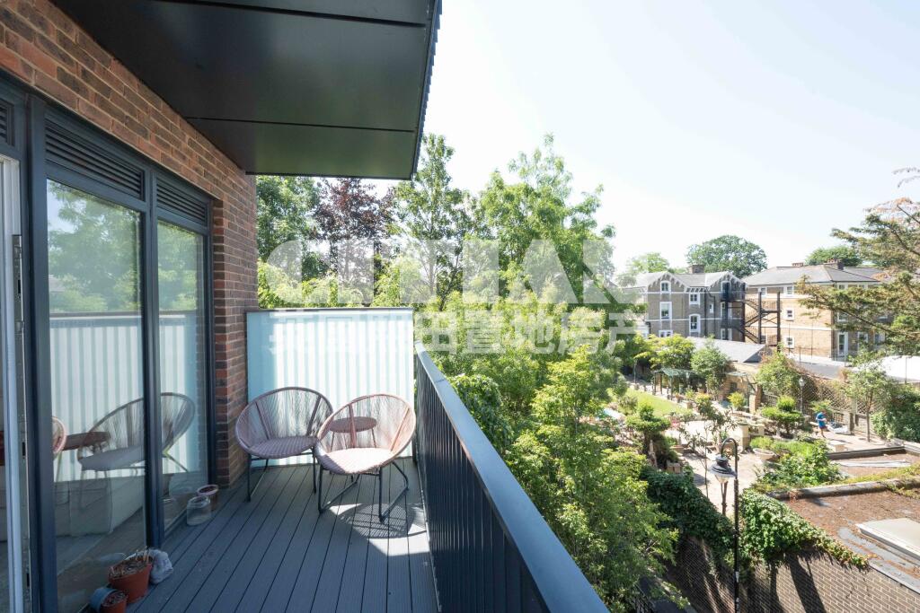 Apartment in London - View 5