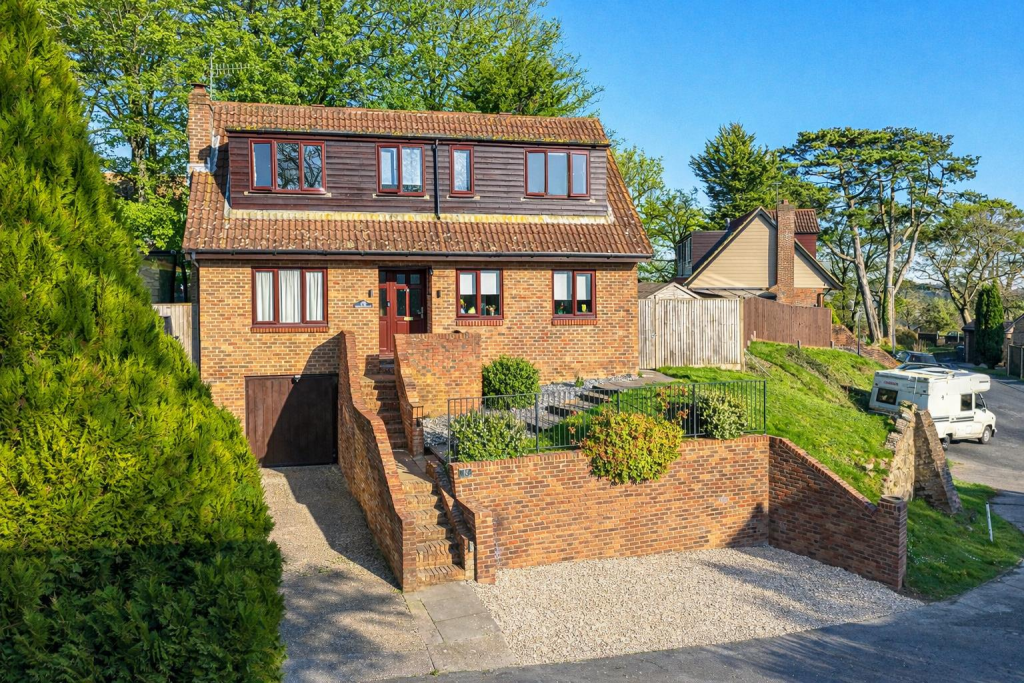 4 bedroom detached house for sale in Old House Gardens, Hastings
