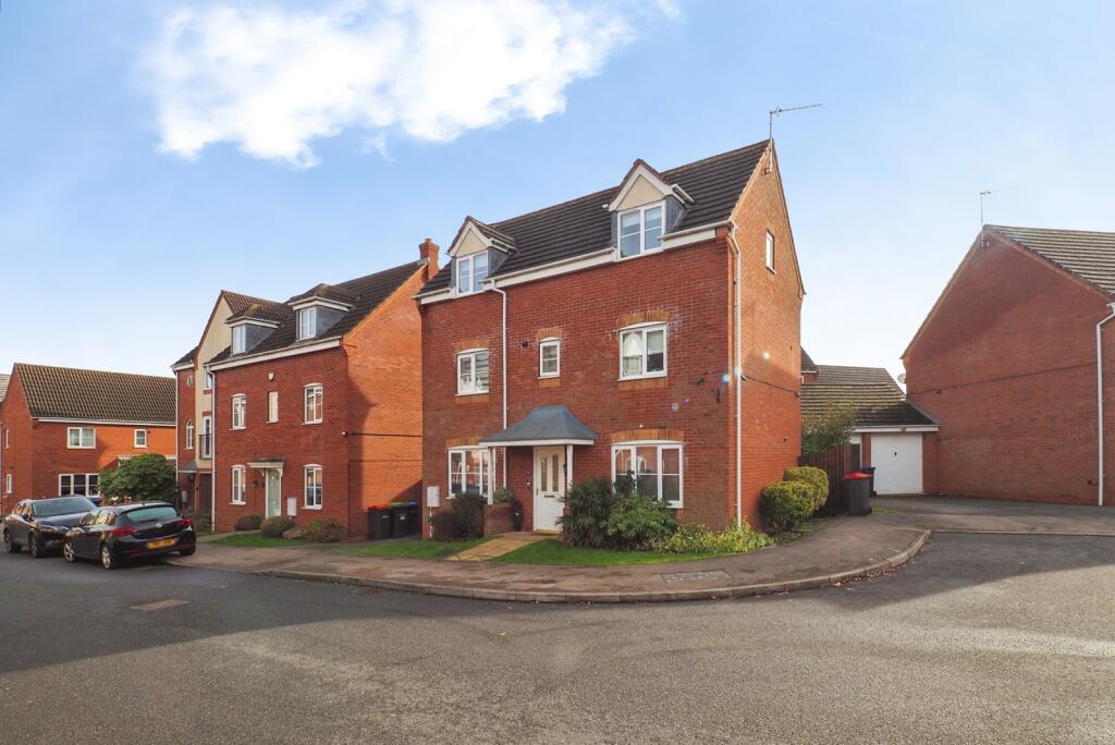 Main image of property: Crab Apple Grove, Hucknall, Nottingham, Nottinghamshire, NG15