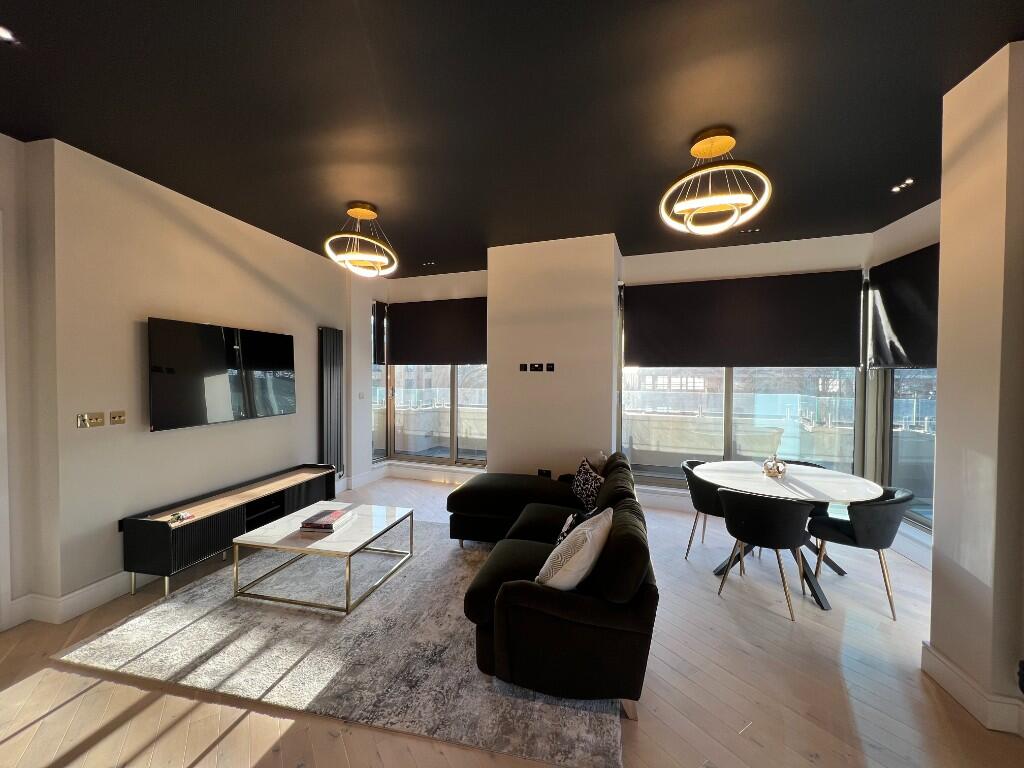 Main image of property: The Penthouse, Whetstone, High Road, London, N20