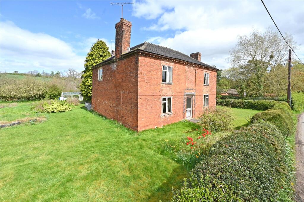House in Stoke-on-Trent - More