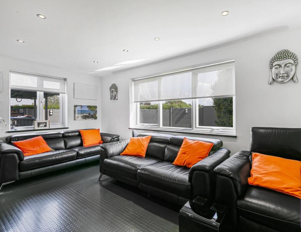 Additional image 2 of Puttocks Drive, Welham Green