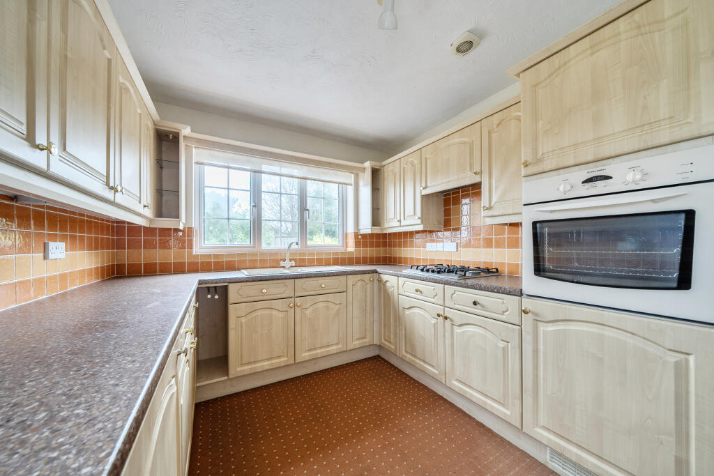 35, Gwellyn Avenue, Kinmel Bay, Denbighshire, LL18  photo 4