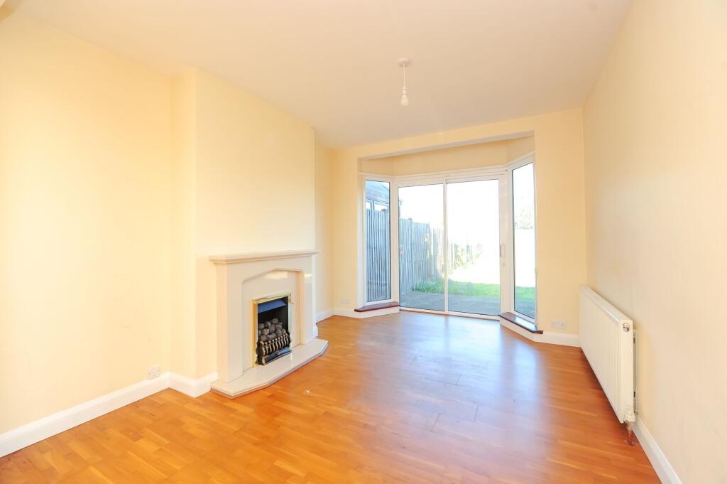 Jubilee Drive, Ruislip, HA4 photo 3