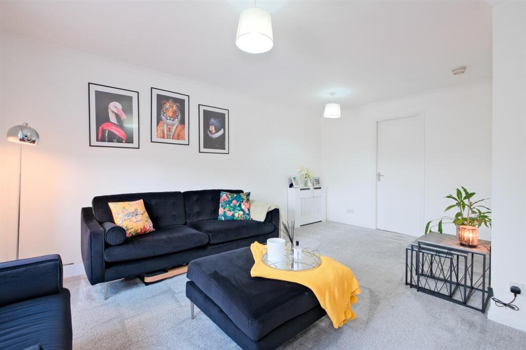 Apartment in Viewpark, Fallside - View 5