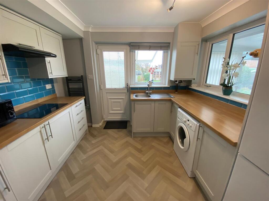 Sutherland Drive, Muxton, Telford photo 4