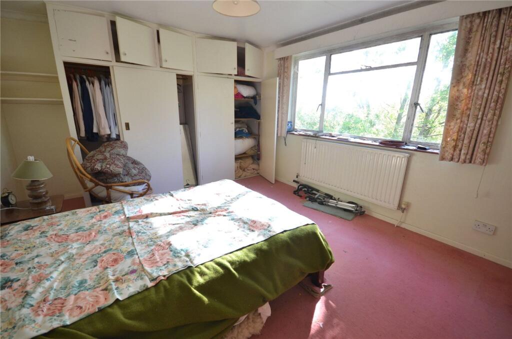 House in Farnham, Shortheath - View 4