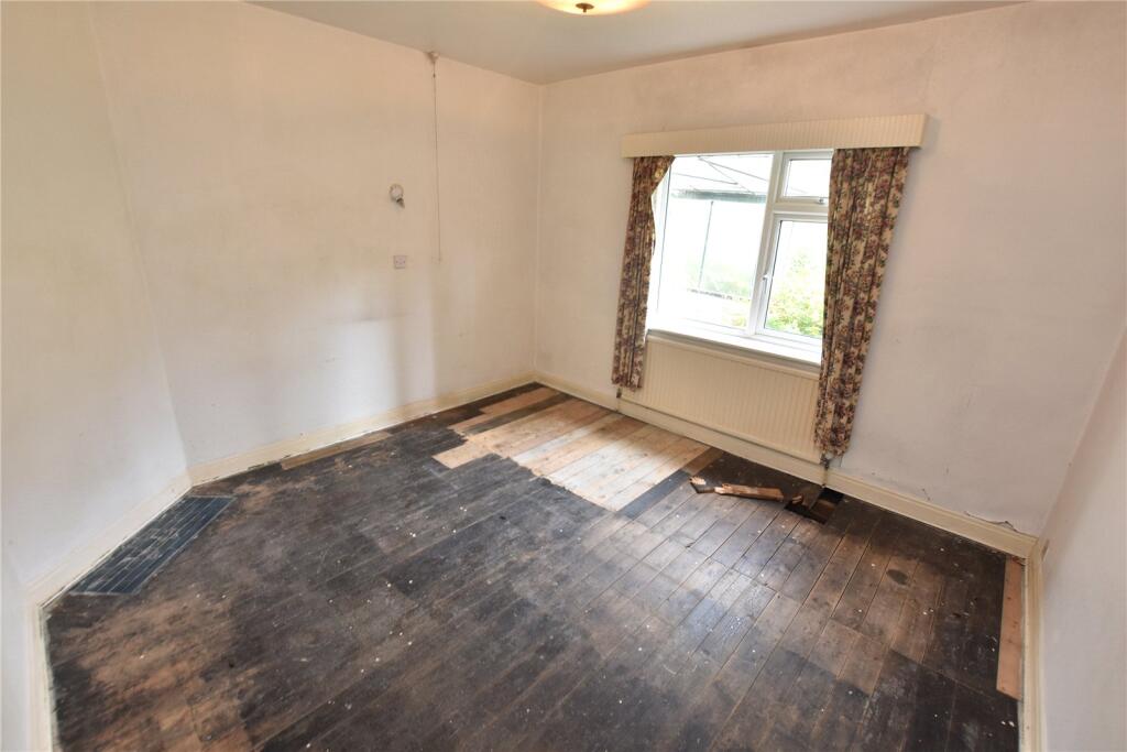 House in Bradford, Keighley - View 5