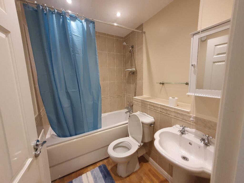 1 bedroom house share for rent