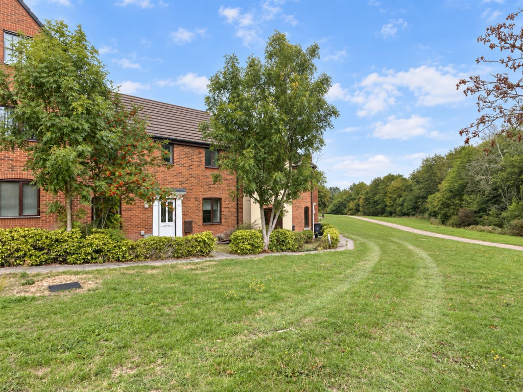 Main image of property: Babylon Grove, Westcroft, Milton Keynes