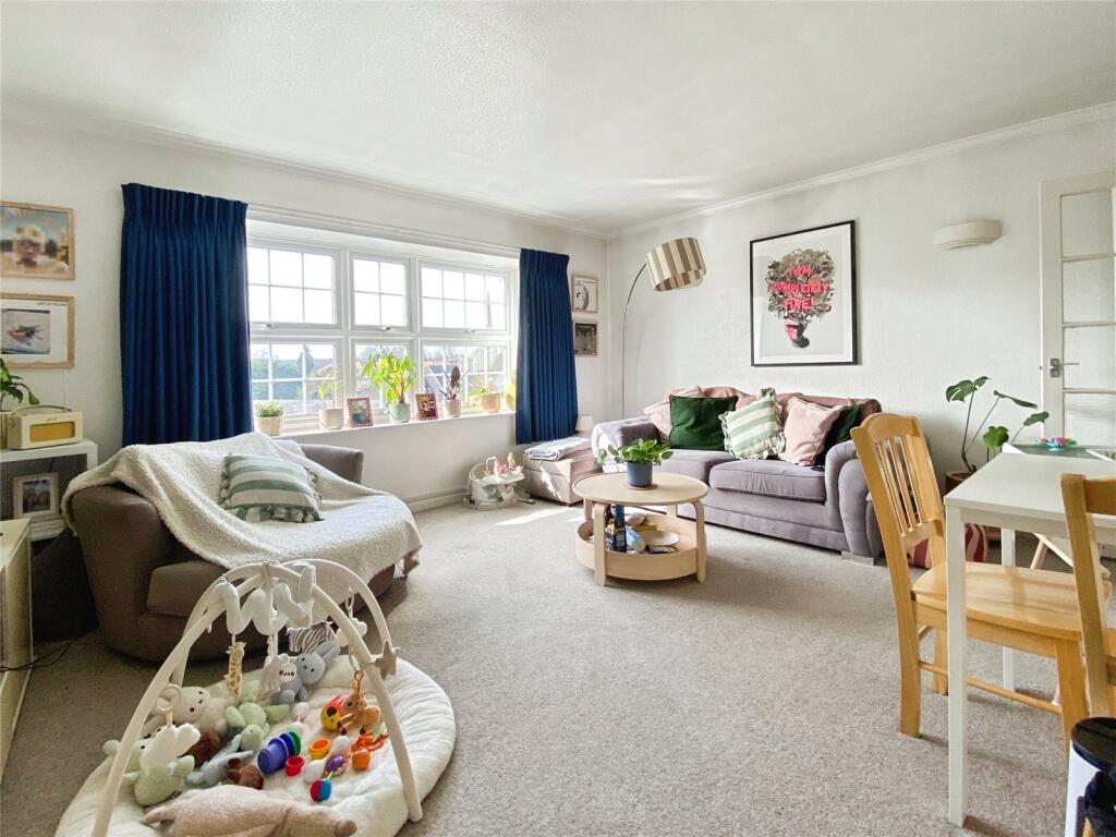 Milton Gardens, Wokingham, Berkshire - View 3