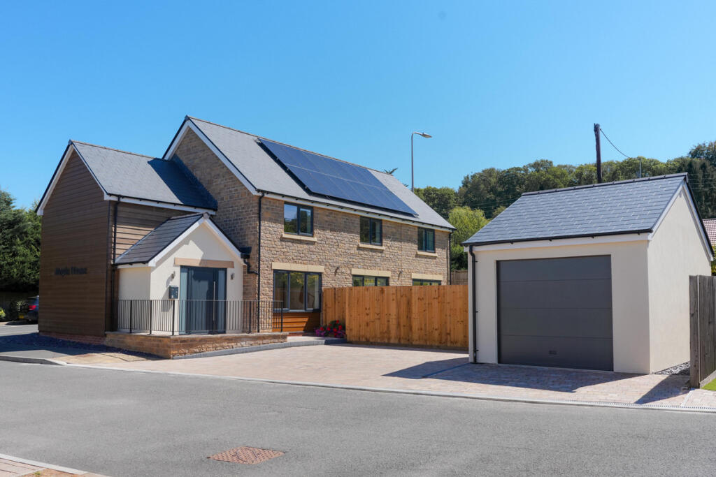 House in Cleeve, North Somerset