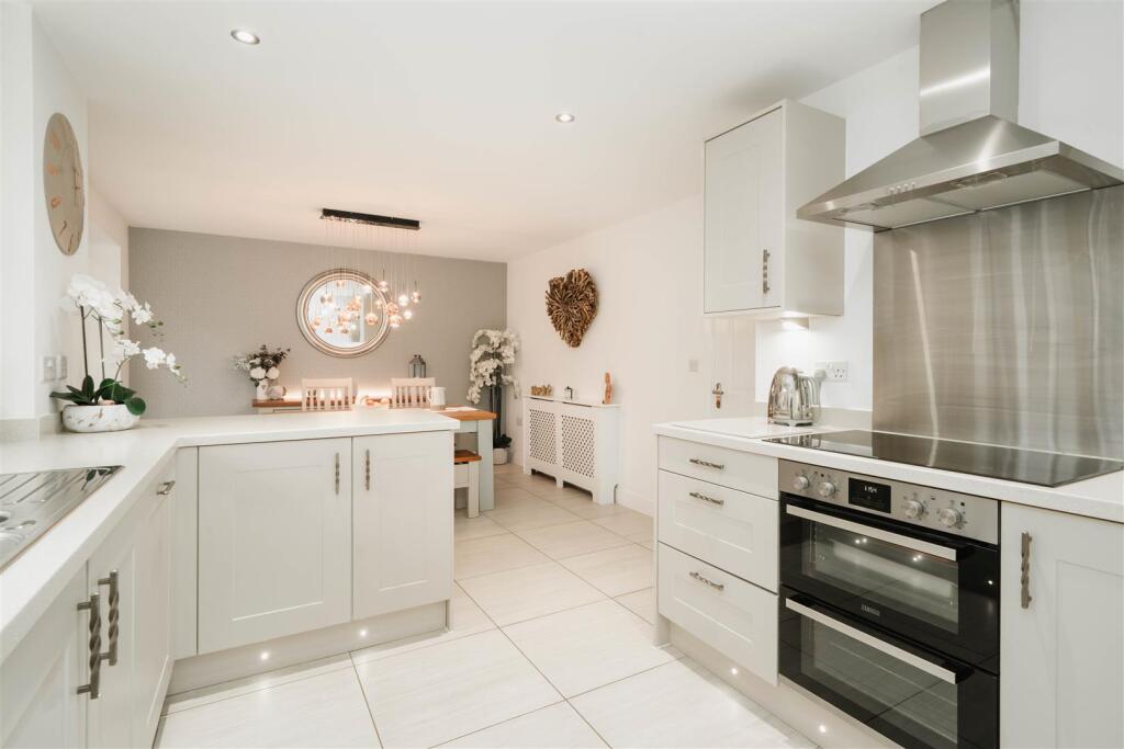 5, Murray Lane, Wingerworth, Chesterfield, S42 6FL photo 4