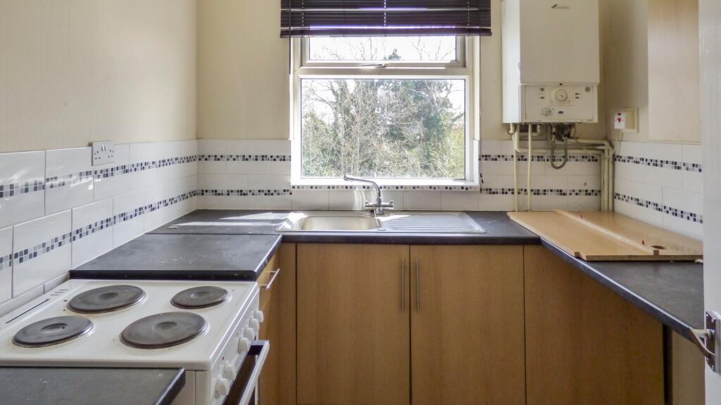 Apartment in Cardiff, Danescourt, Llandaff - View 2
