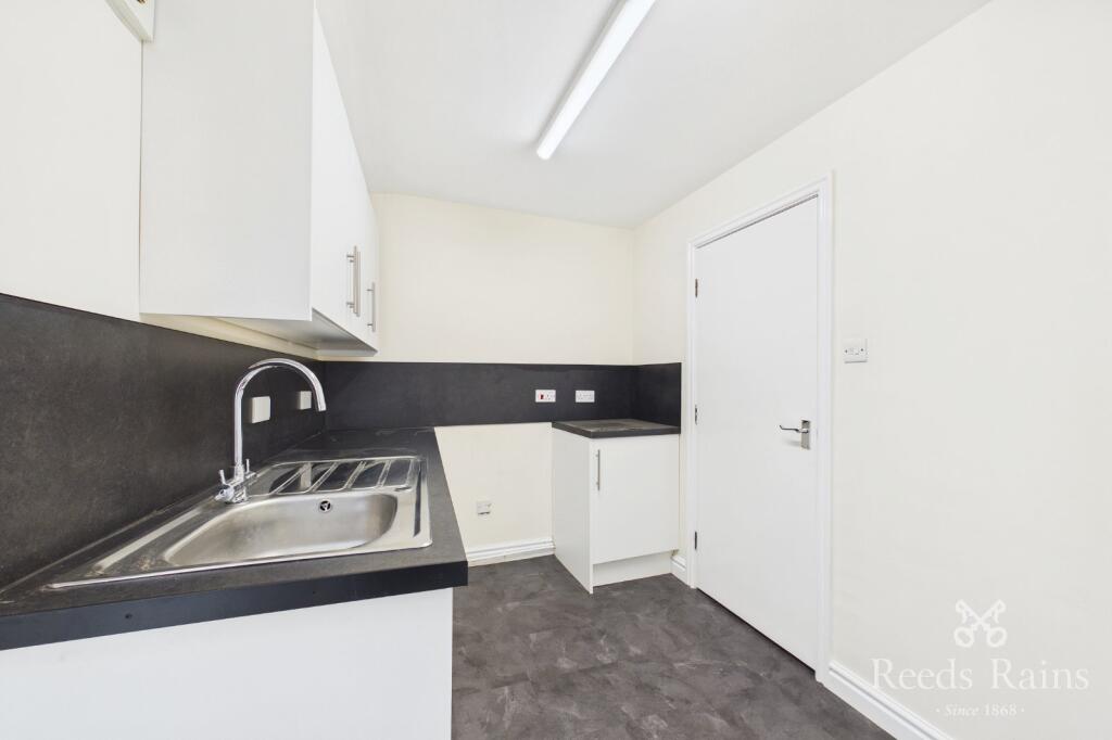 Apartment in Preston - View 3