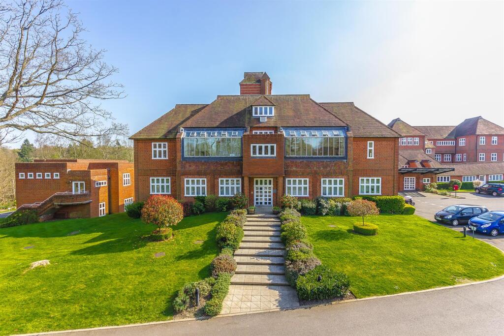 Main image of property: Elizabeth Drive