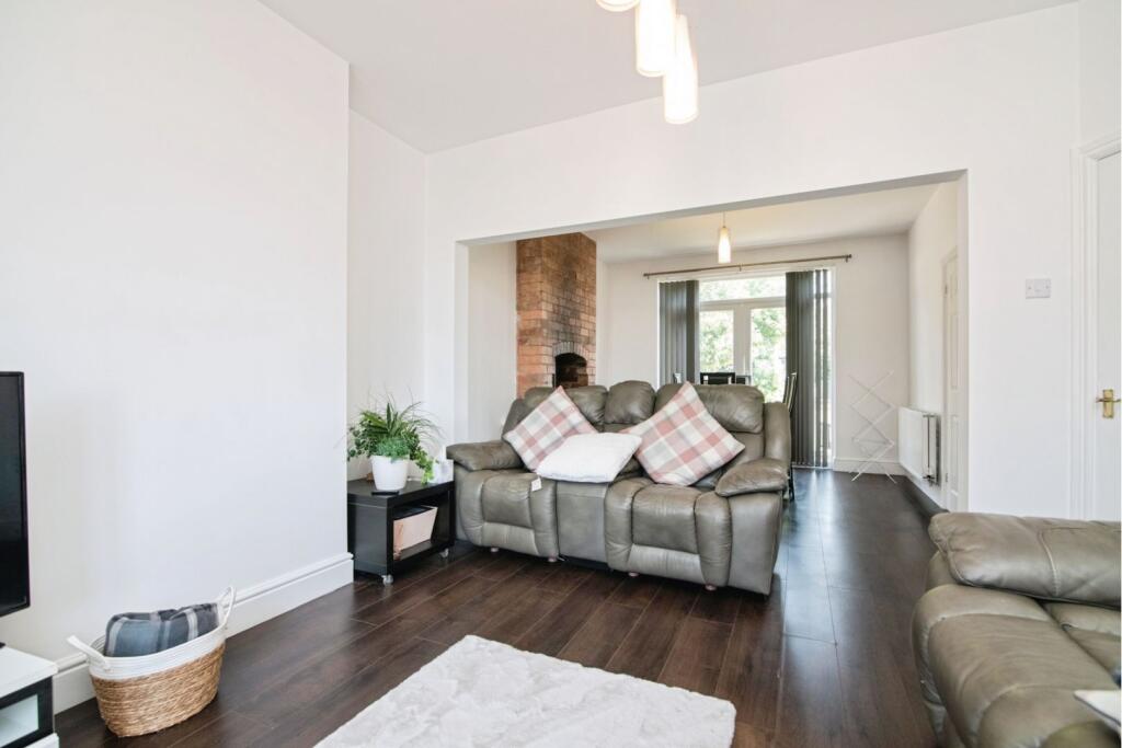 House in Sandwell, West Midlands - View 3