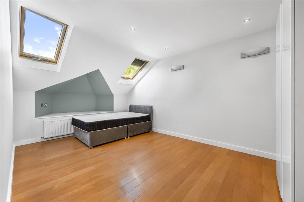 Apartment in London - More