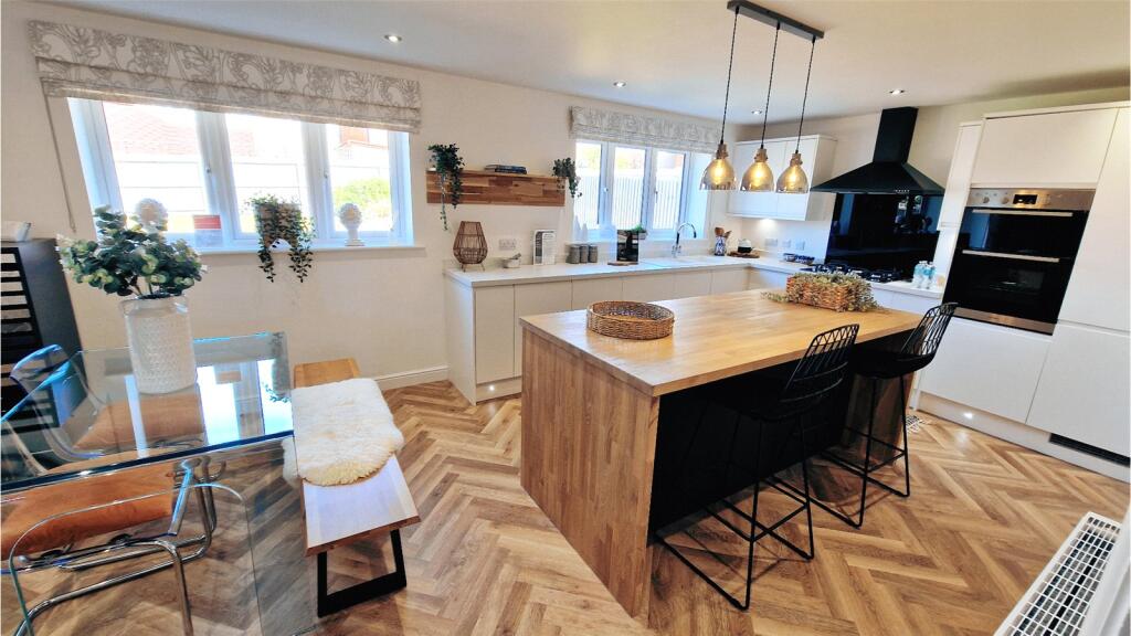 House in Gedling, Bestwood Village - View 4