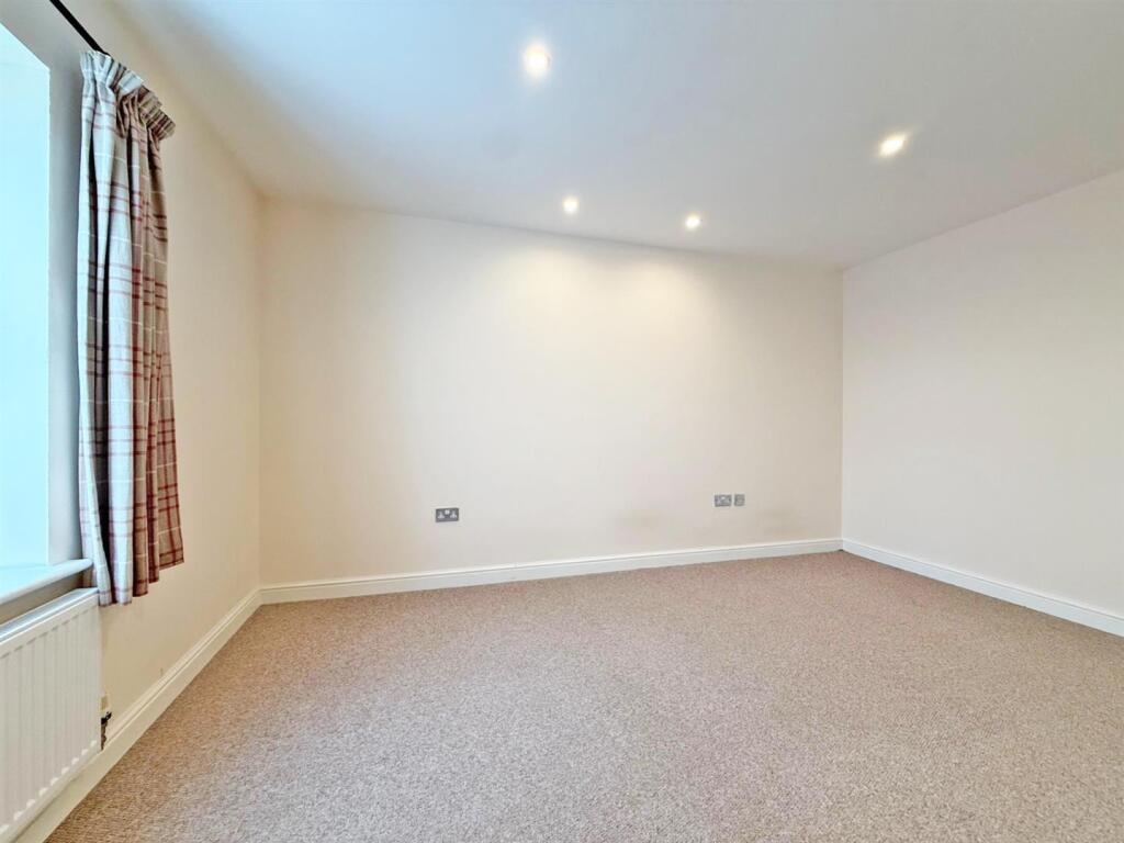 Apartment in Shrewsbury, Shropshire - More