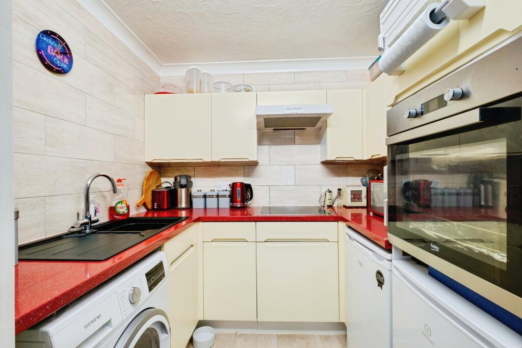 Apartment in Bournemouth - View 4