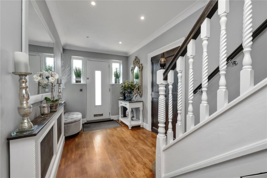Ember Gardens, Thames Ditton, Surrey, KT7 photo 2