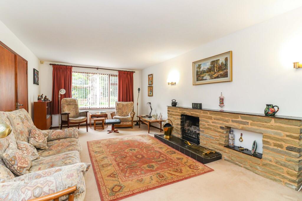 Eghams Wood Road, Beaconsfield, Buckinghamshire, HP9 photo 3