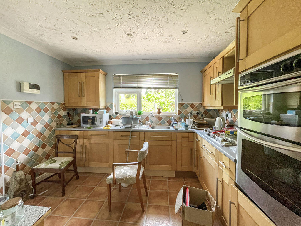 Granada Road, Hedge End photo 4