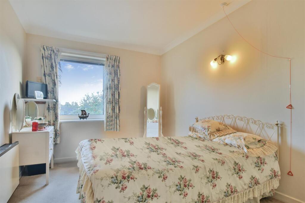 Apartment in York - View 5