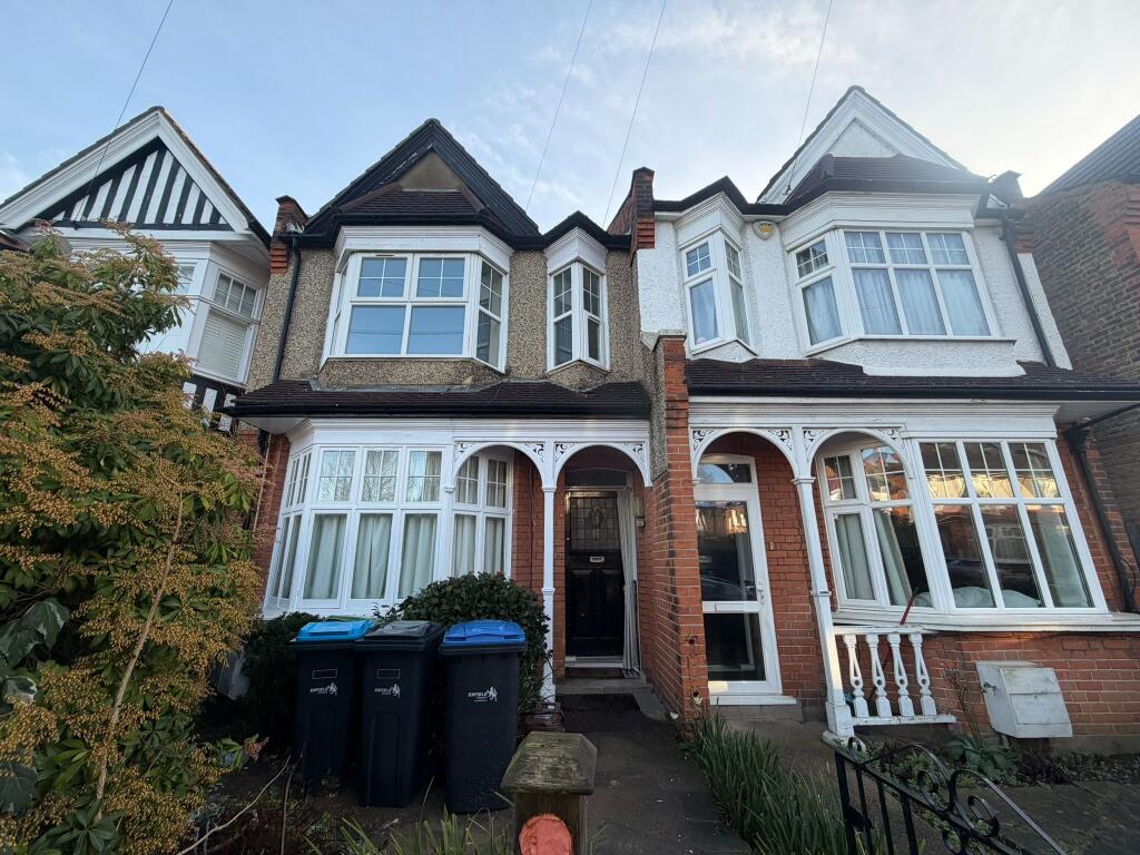 Main image of property: New River Crescent, N13