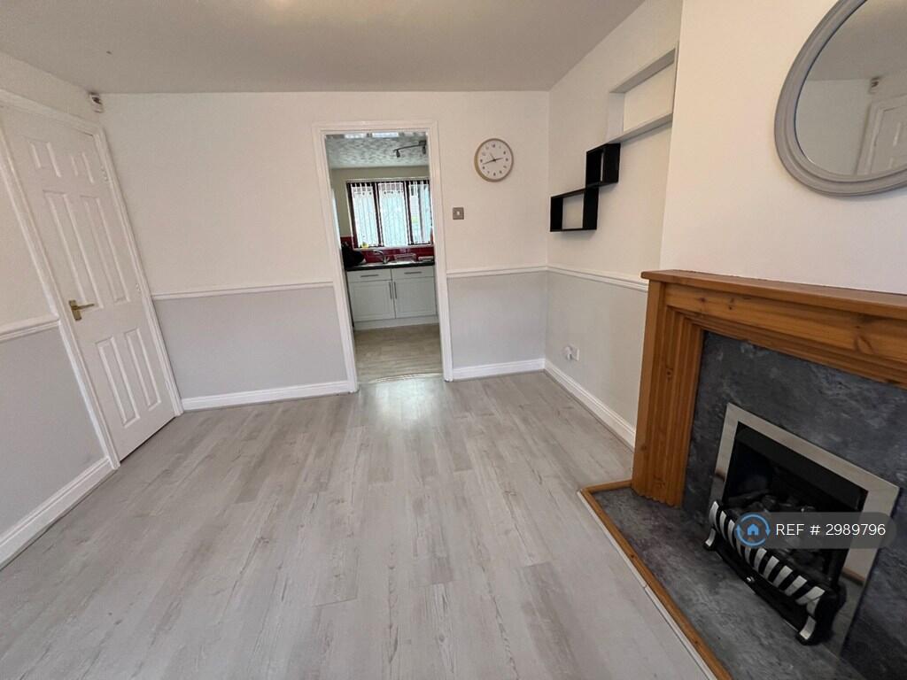 House in Hull - View 5