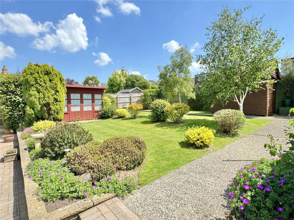 Linscott Crescent, West Yelland, Barnstaple, Devon, EX31 photo 2