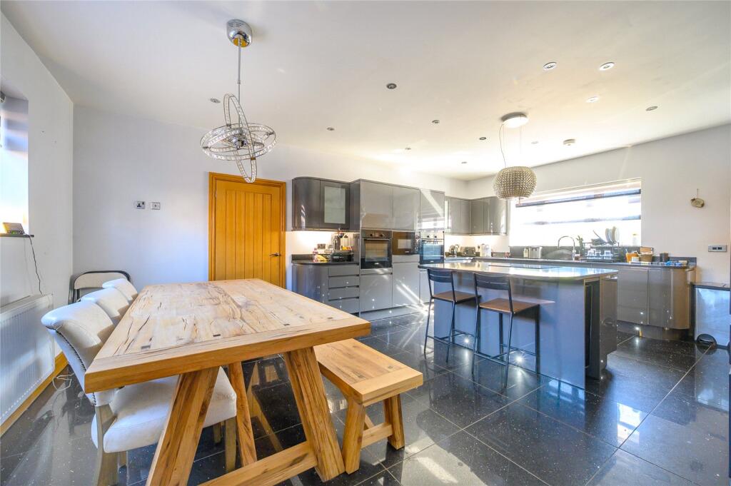 Additional image 19 of Broadway House, Wakefield Road, Drighlington, Bradford, West Yorkshire