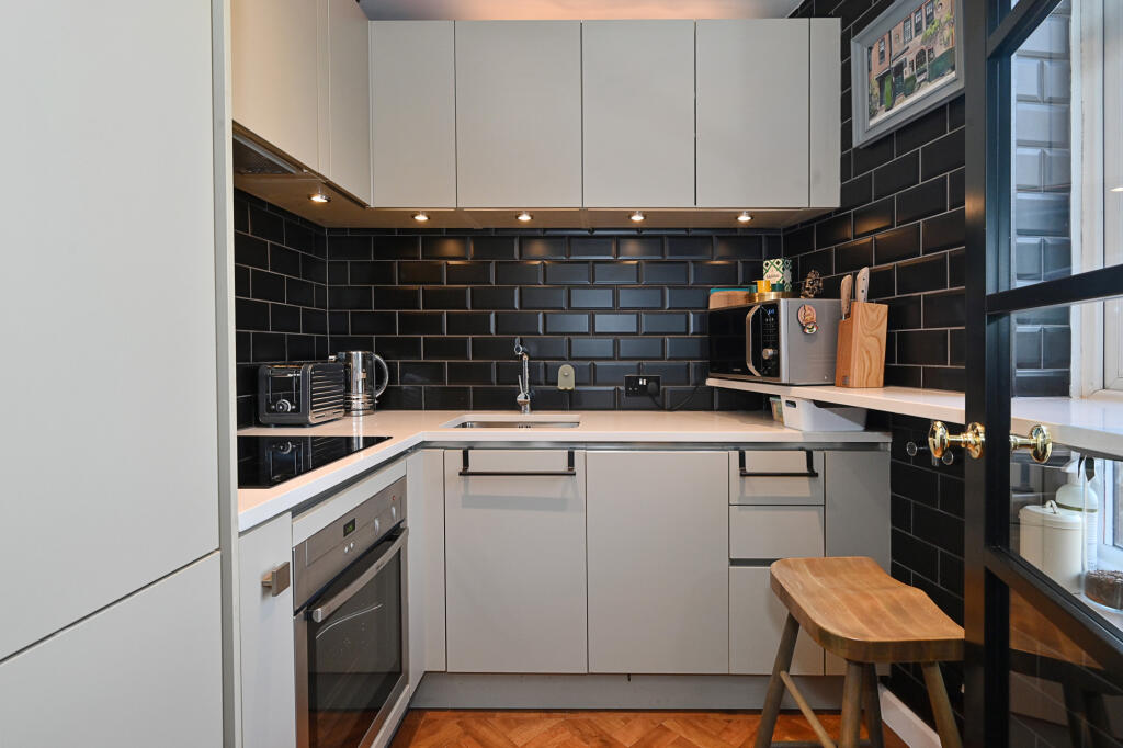 2 bedroom penthouse for rent