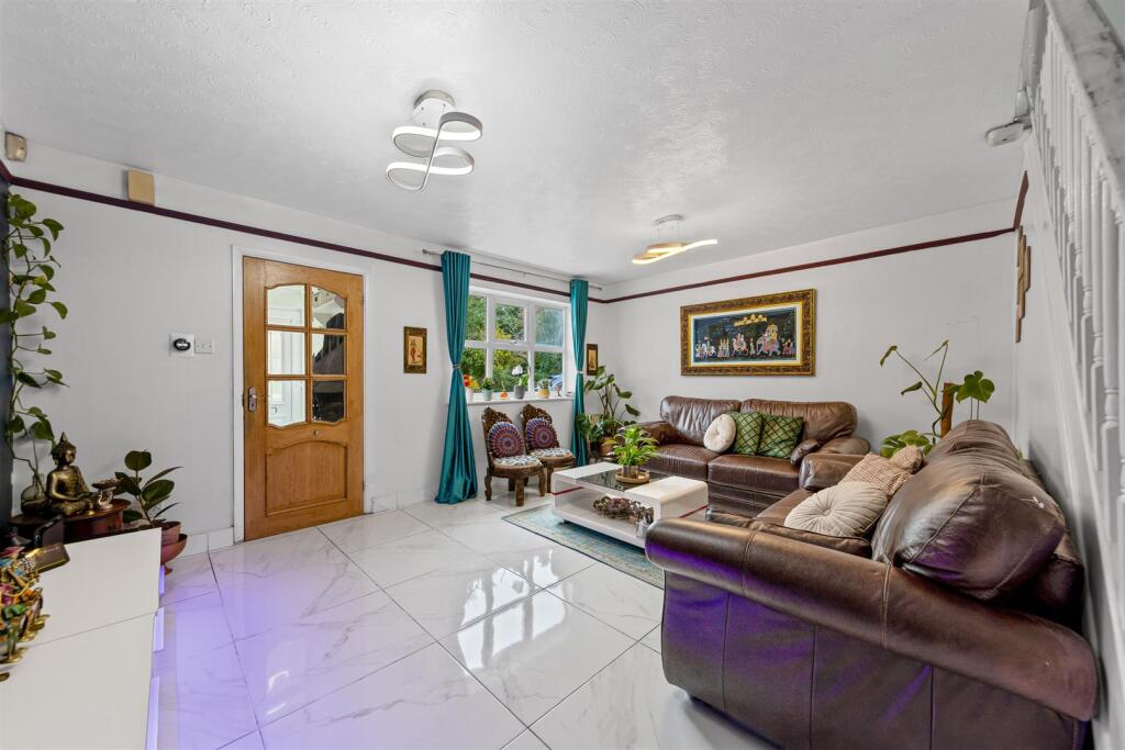 House in Milton Keynes, Two Mile Ash, Abbey Hill - View 5