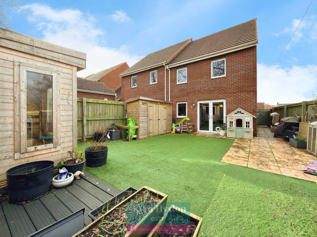 St. Nicholas Close, Exeter, EX1 3FL photo 3