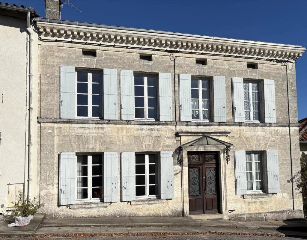 Main image of property: Poitou-Charentes, Charente, Aubeterre-sur-Dronne