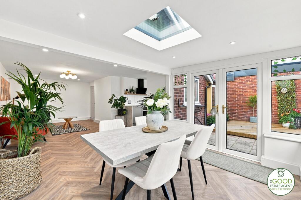Main image of property: Hallwood Road, Wilmslow, SK9 3BE