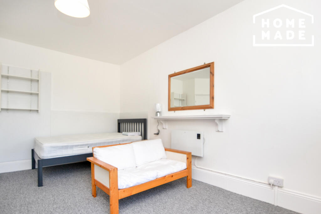 Studio flat for rent