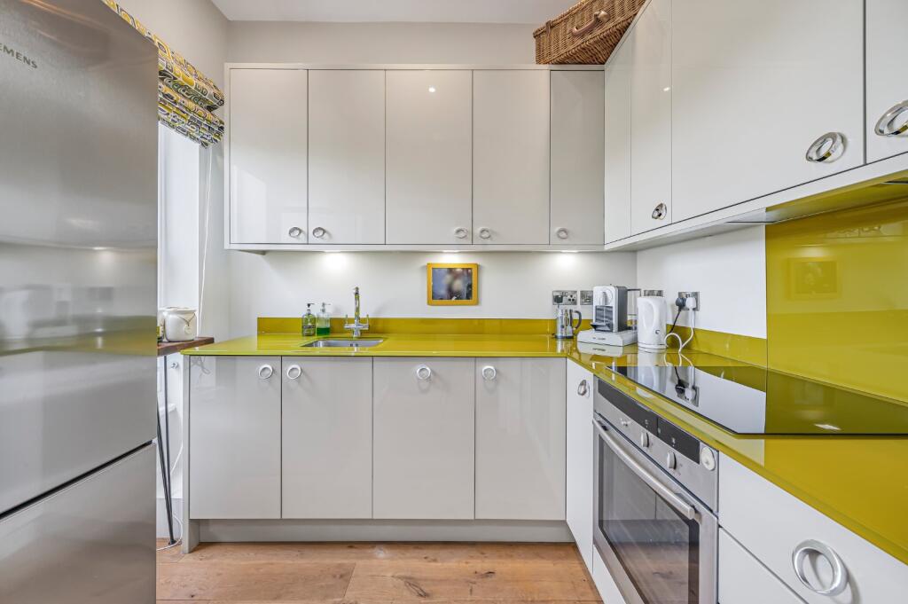 Apartment in London - View 3