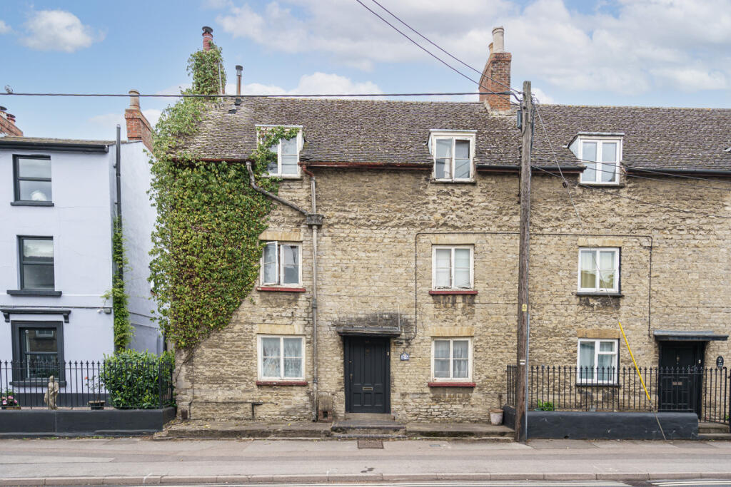 Main image of property: Kings End, Bicester, OX26