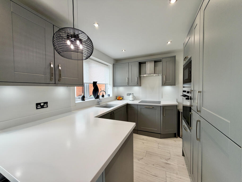 House in Wakefield - View 5
