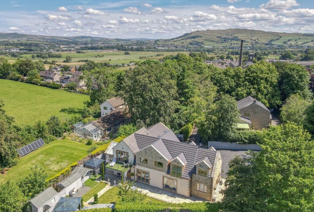 Main image of property: Applegarth, Beech Hill Road, Carleton BD23 3EN