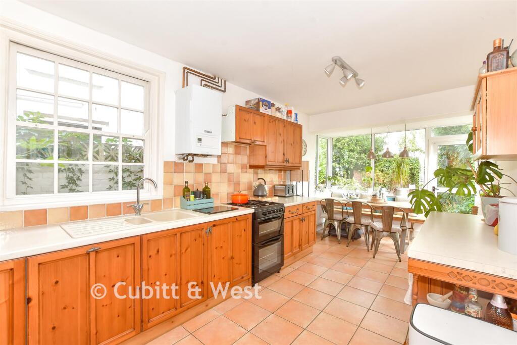 House in Portsmouth - View 4
