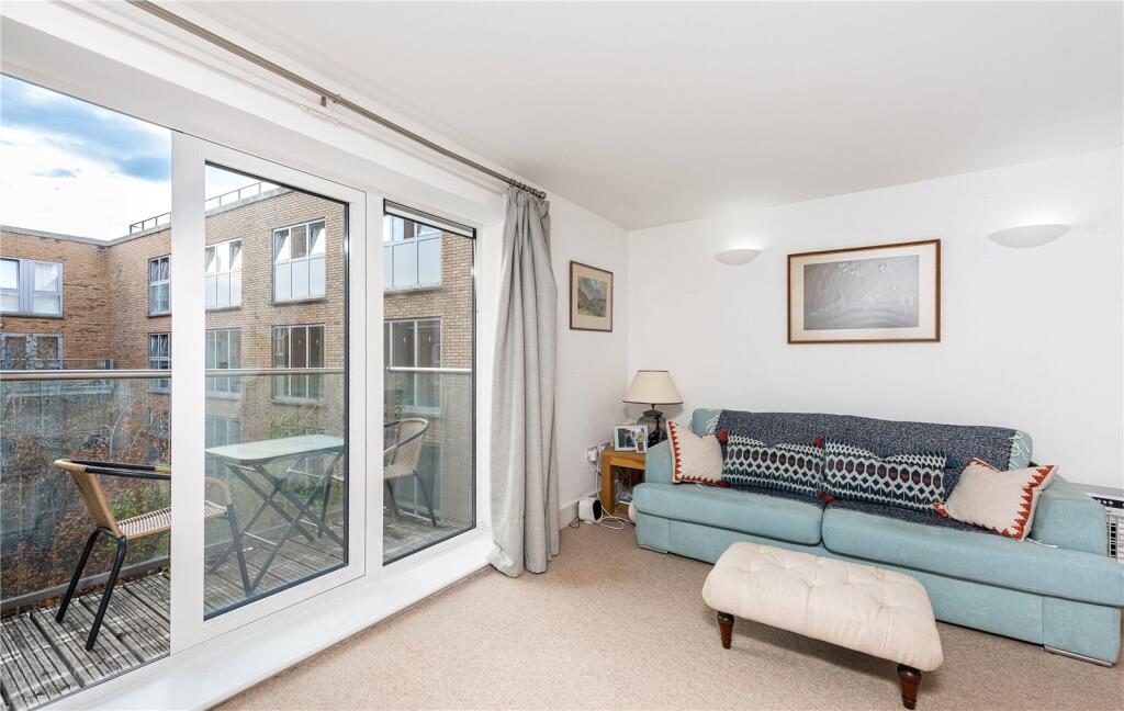 Apartment in London - View 5