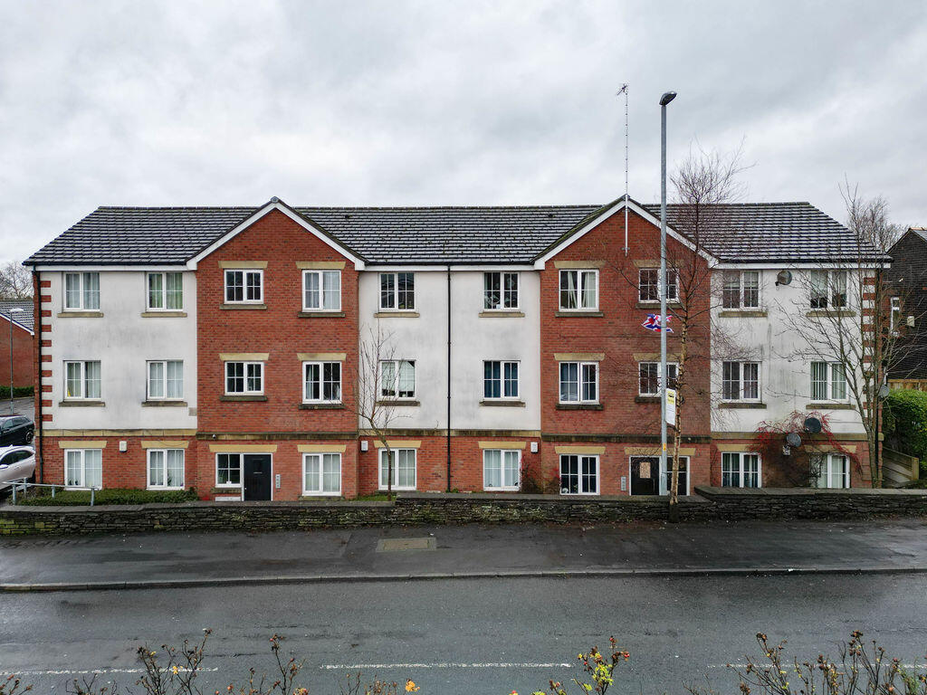 2-bed flat on Birch View, Wardle, OL12 9PZ , £95,000