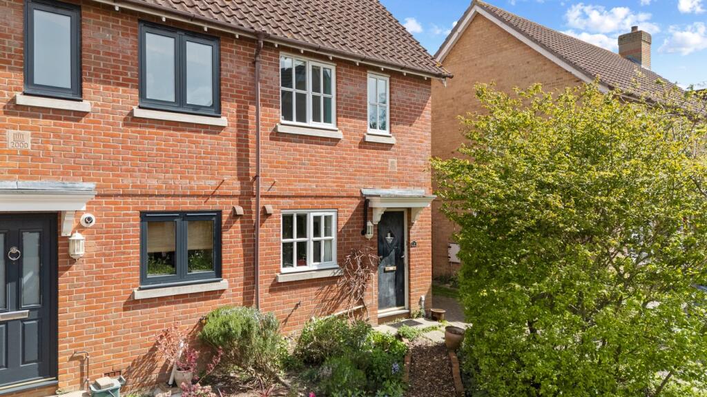 Main image of property: Merediths Close, Wivenhoe, Colchester, CO7