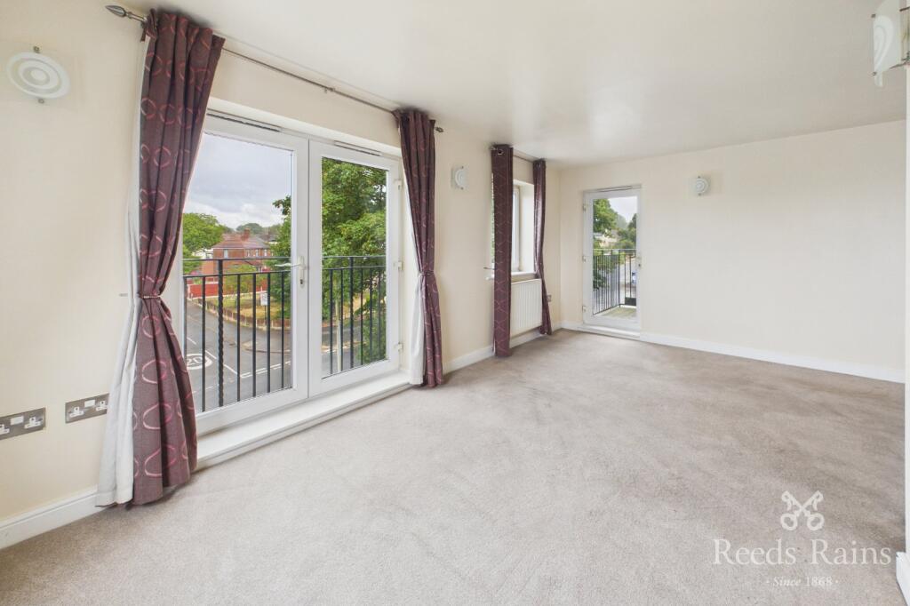 Apartment in Sheffield, Sheffield Lane Top, Firth Park - View 2